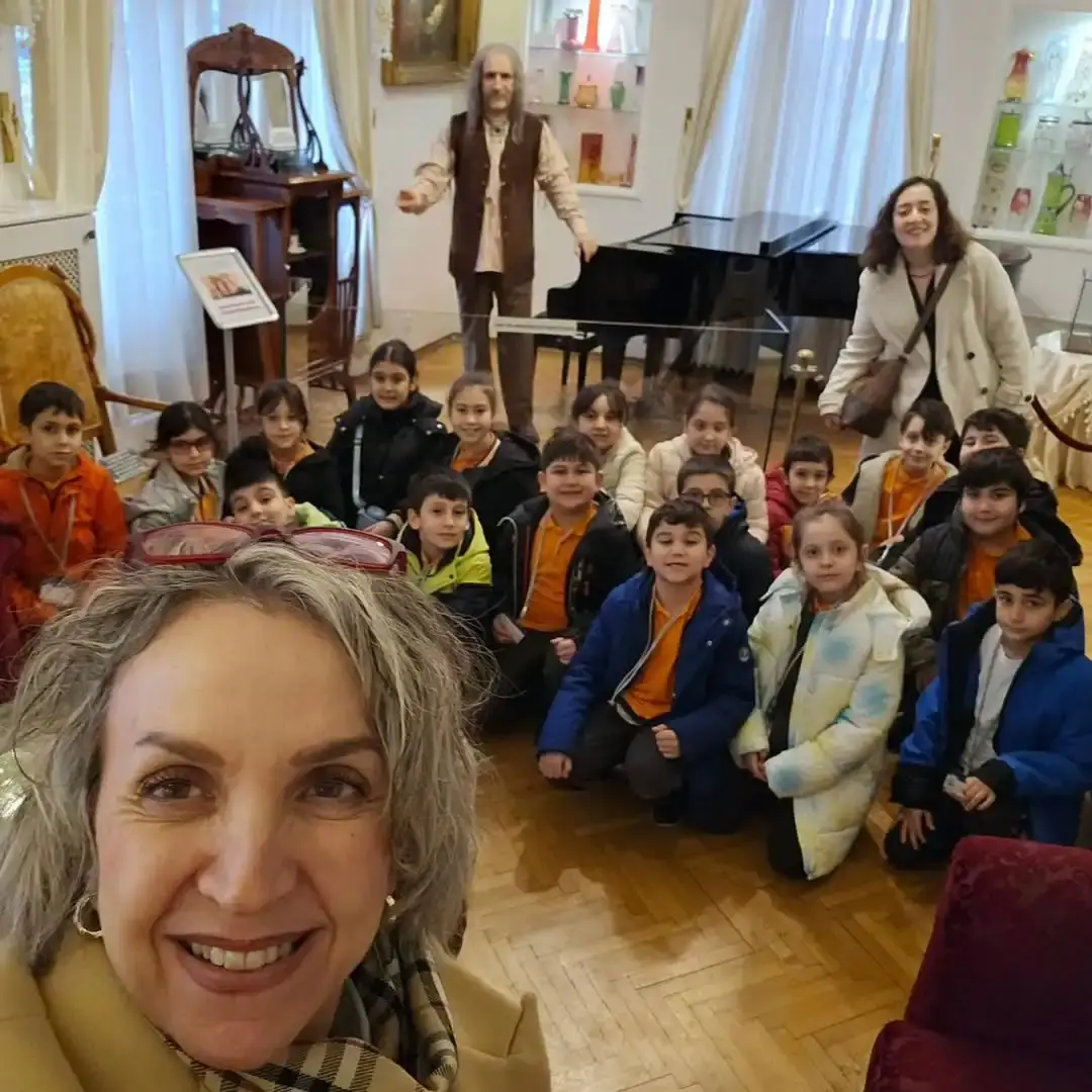 Usta sanatçı Barış MANÇO'nun günümüzde müze olarak kullanılan evine yaptığımız ziyaret. 8