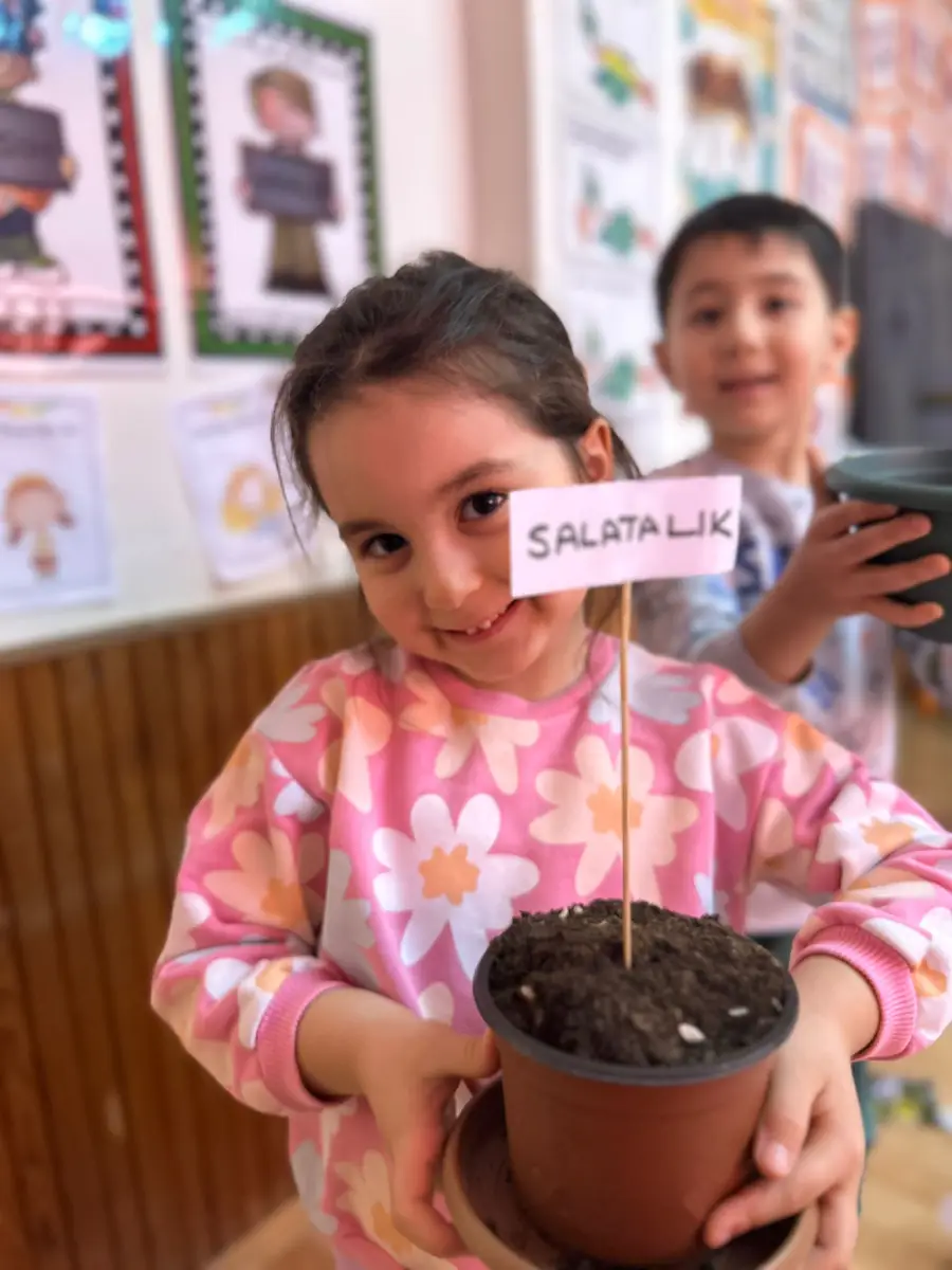 Toprak Altındaki Yaşamlar 11